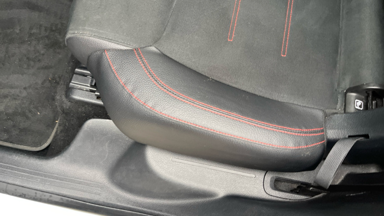 Mercedes-Benz GLB 220d 4Matic AMG Line Premium 5dr 8G-Tronic Diesel Estate